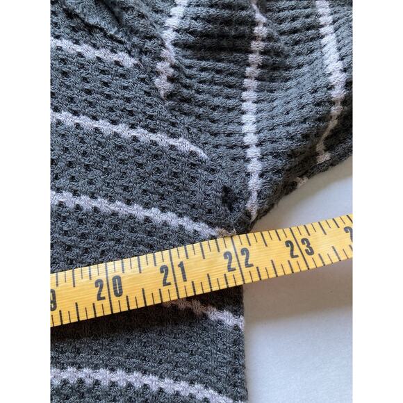 Free People Sunset Park Long Sleeved Thermal/Distressed Hem Sweater Size Large - Picture 6 of 9